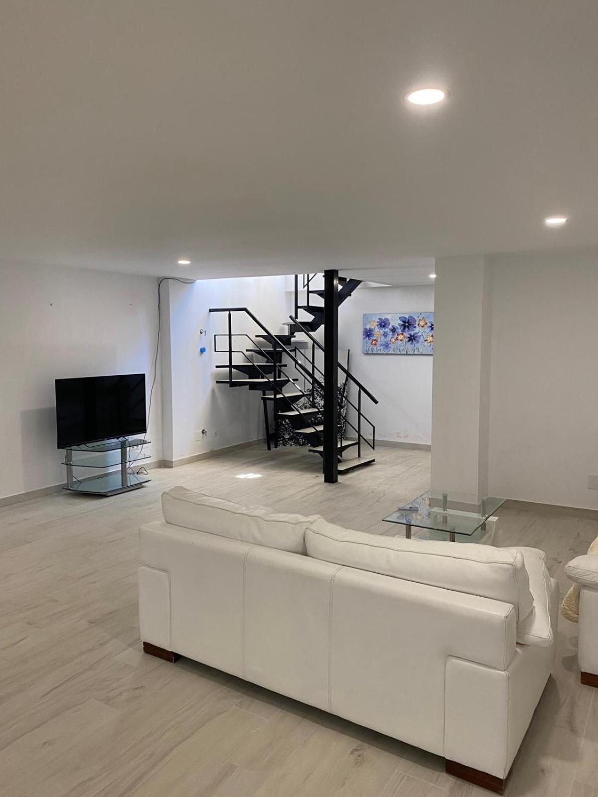 New - Mija Basement Loft Steps From - Perfect For Sun And Sport Seekers Ferienhaus